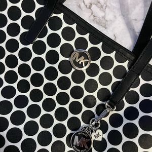 Michael Kors Large Leather Jet Set Tote